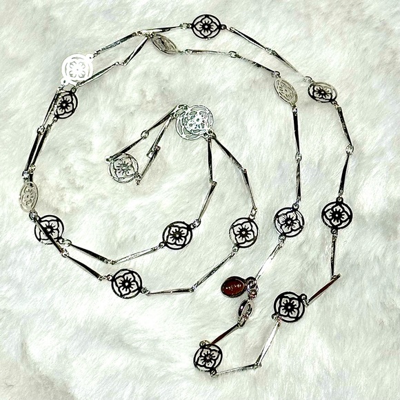 Vintage Avon Silver Lotus Station Necklace - Picture 1 of 5